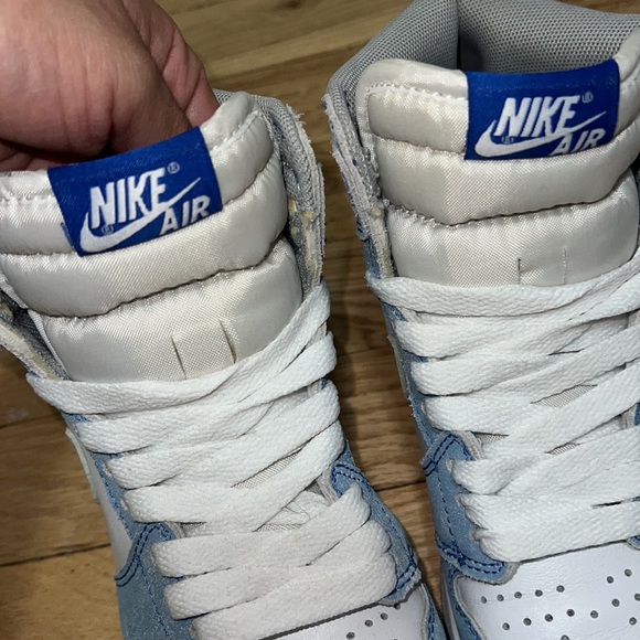 Jordan 1 Retro High Hyper Royal Smoke Grey - Picture 9 of 10